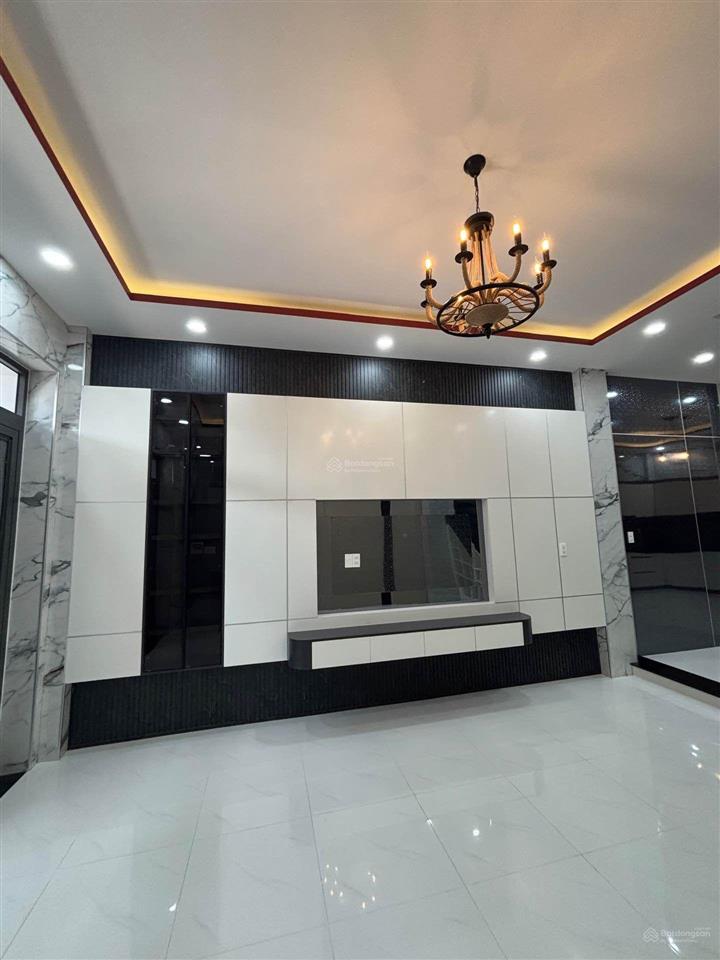 Bán nhà 75 m2 khu dân cư apec giá nhỉnh 8 tỷ trường thọ đường xe hơi hơi tránh. diện tích 75m2