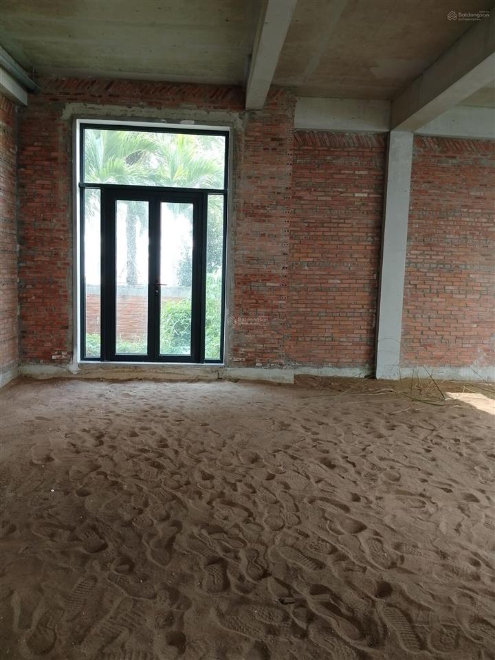 Cần bán biệt thự t&t long hậu. đã nhận nhà thô. nhà 3t 10x20. đường 10m. bán 9 tỷ.