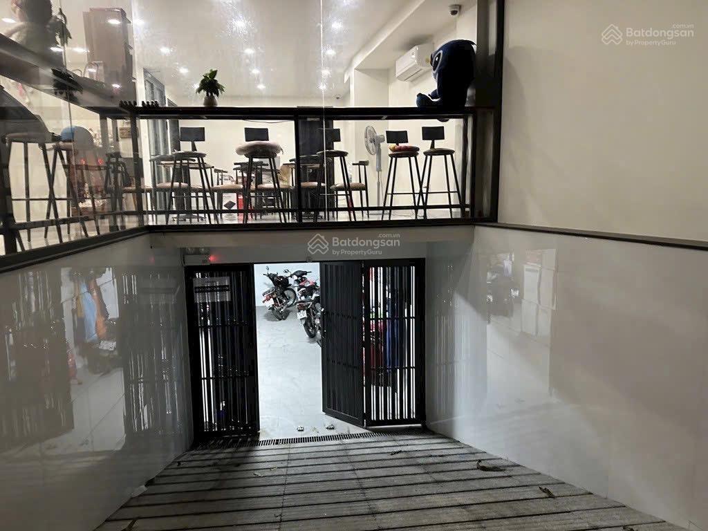 10x15m,bán gấp toà nhà 6 tầng,tỷ suất 8%/năm, dương quảng hàm, p5 gò vấp, 24 tyx (ngay đh văn lang)