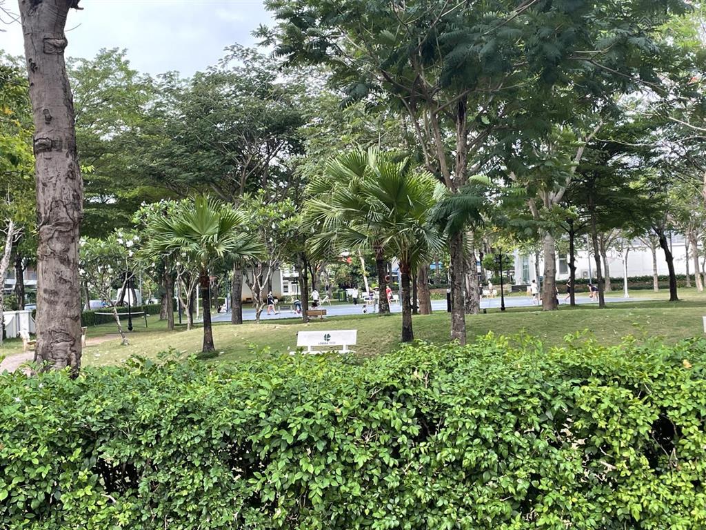 Bán nhà riêng 5pn, 5wc, 4t,khu dân cư phong phú4 9,9 tỷ, 100m2