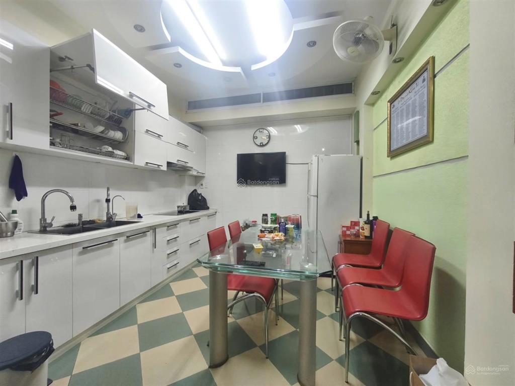 Chỉ 7 tỷ nhà giáp nhị, hoàng mai, 35m,5t,mt4m, gần ô tô, tương lai 10m ra mặt phố, nhà đẹp.