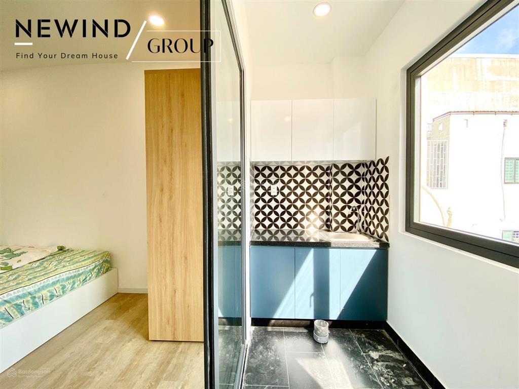 Ch studio, 1 phòng ngủ full nội thất có bancon cửa sổ trung tâm quận 7 sát quận 4