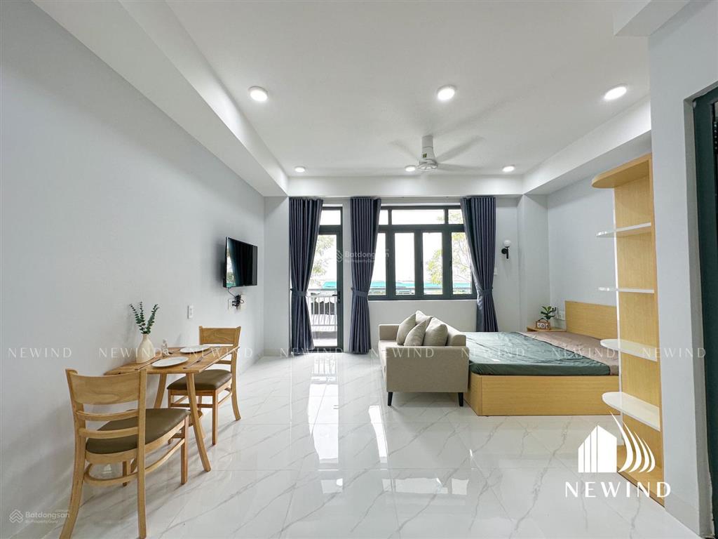 Ch studio, 1 phòng ngủ full nội thất có bancon cửa sổ trung tâm quận 7 sát quận 4
