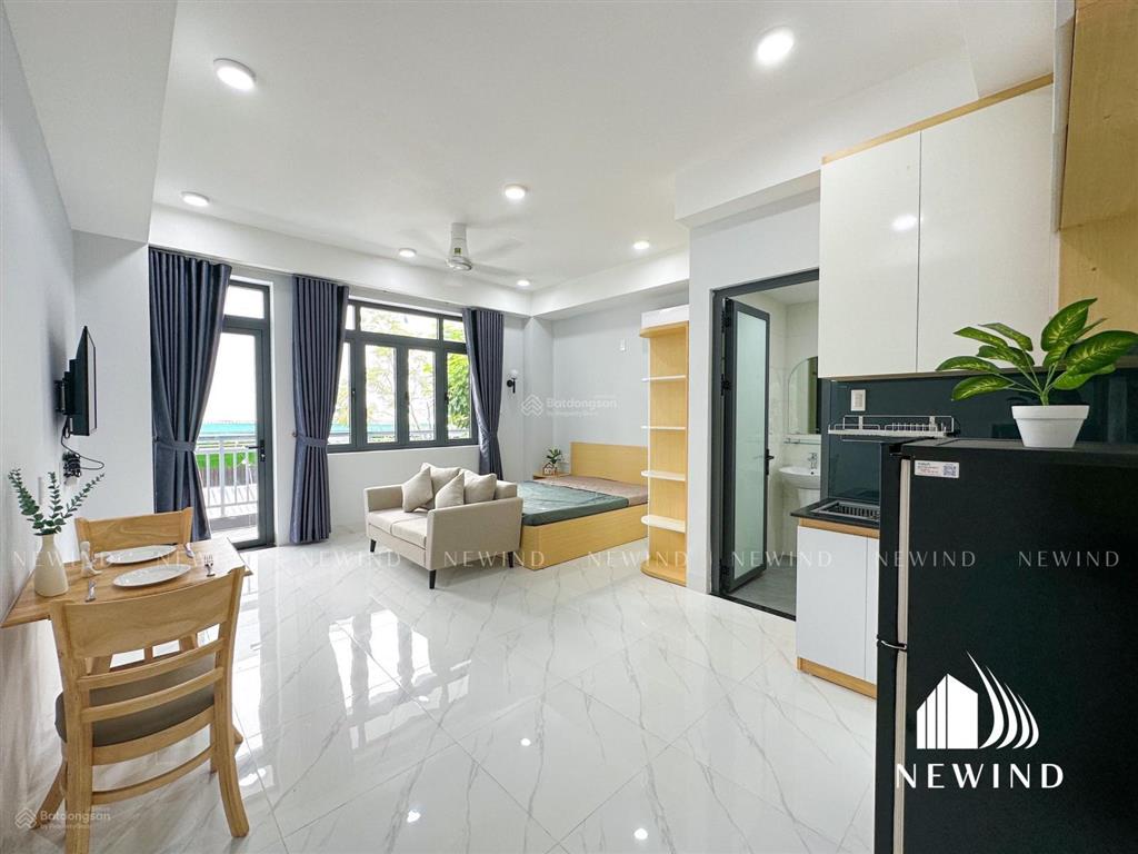Ch studio, 1 phòng ngủ full nội thất có bancon cửa sổ trung tâm quận 7 sát quận 4