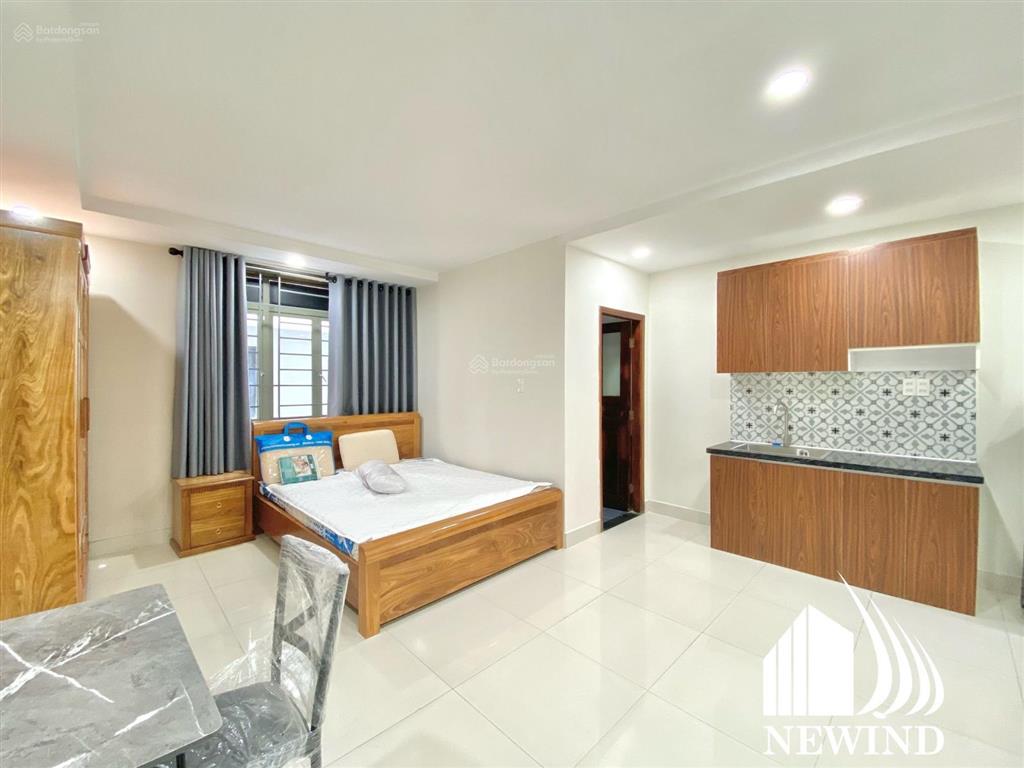Ch studio, 1 phòng ngủ full nội thất có bancon cửa sổ trung tâm quận 7 sát quận 4