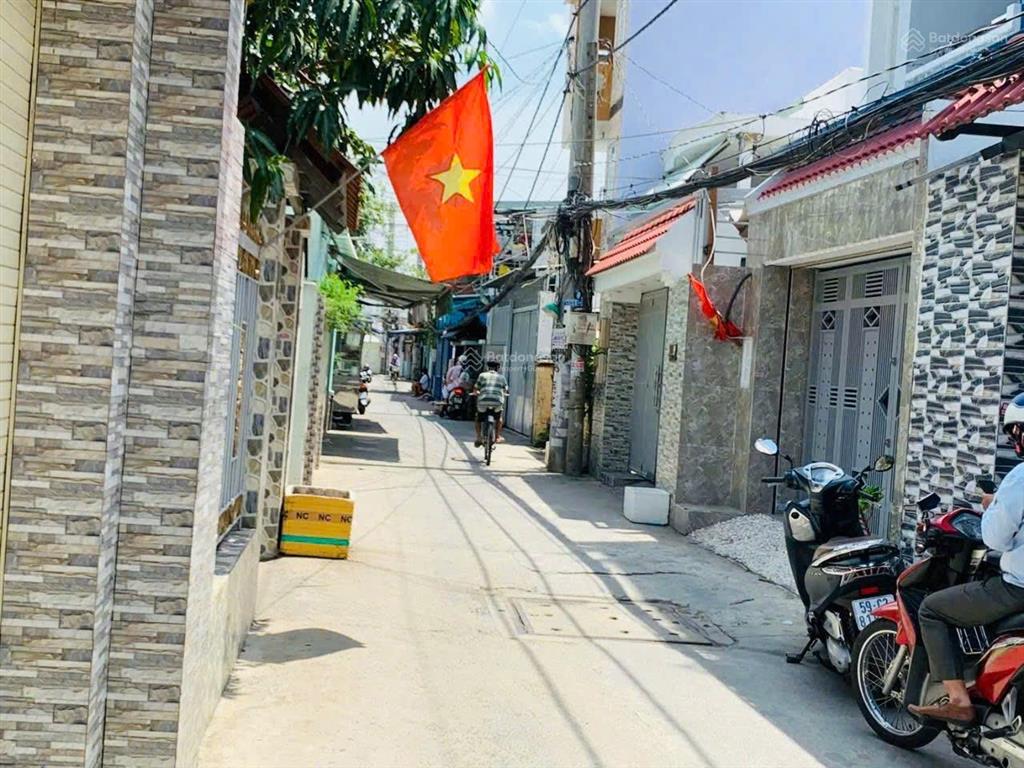 Nhà hẻm 1716 huỳnh tấn phát, dt 75m2, cách q7 5 phút, chỉ 4.95 tỷ tl