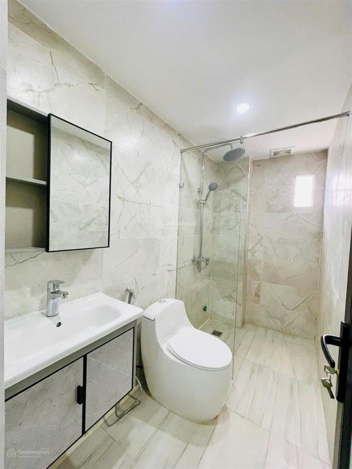 Bán nhà riêng tại nguyễn văn huyên, nhỉnh 10 tỷ, 35m2, giá ưu đãi, chính chủ