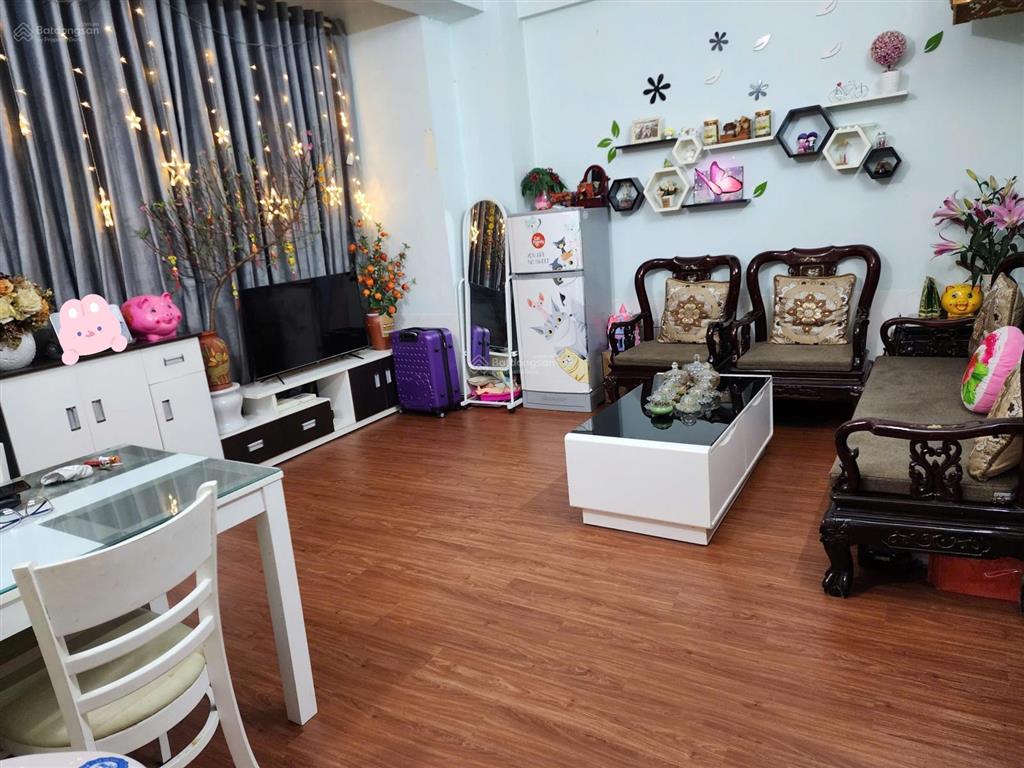 Chuyển nhà đất, gia đình bán căn hộ 50m2 đầy đủ pháp lý