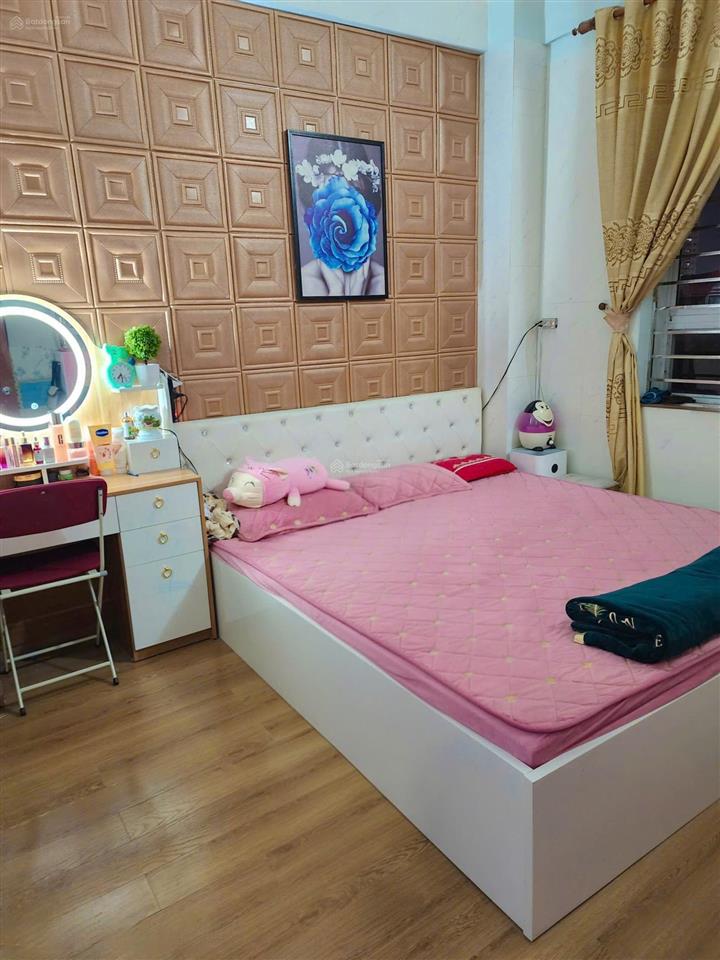 Chuyển nhà đất, gia đình bán căn hộ 50m2 đầy đủ pháp lý