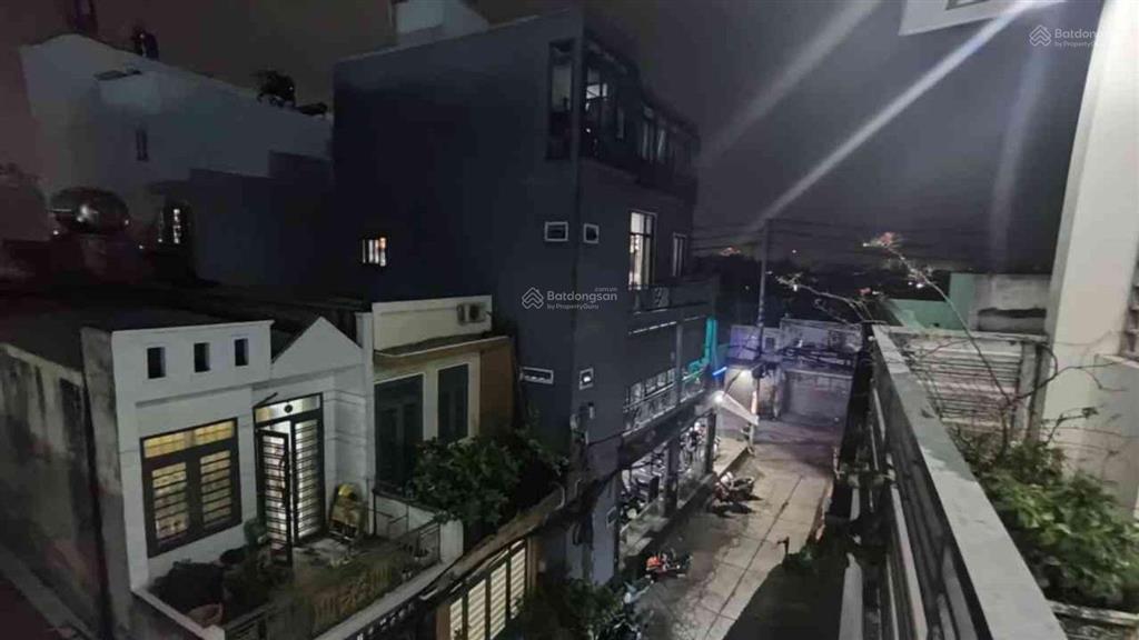 Nhà siêu đẹp  3 tầng  88 m2 bình tân sân rộng để 57 xe có master riêng giá chỉ 5.55 tỷ*