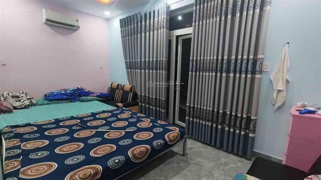Nhà siêu đẹp  3 tầng  88 m2 bình tân sân rộng để 57 xe có master riêng giá chỉ 5.55 tỷ*