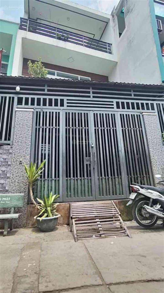 Nhà siêu đẹp  3 tầng  88 m2 bình tân sân rộng để 57 xe có master riêng giá chỉ 5.55 tỷ*