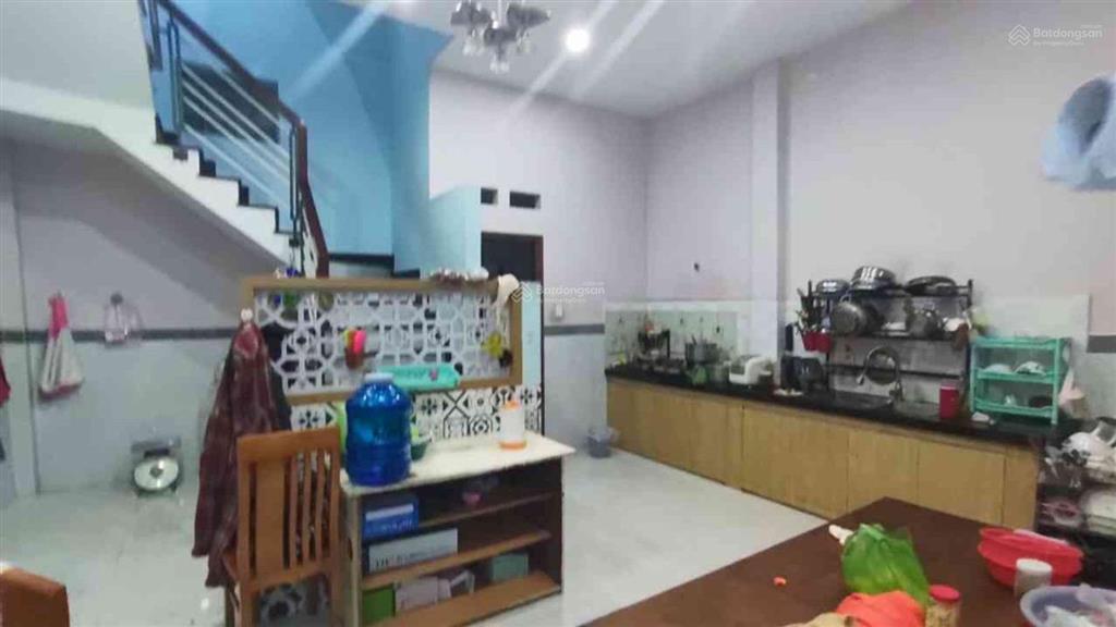 Nhà siêu đẹp  3 tầng  88 m2 bình tân sân rộng để 57 xe có master riêng giá chỉ 5.55 tỷ*