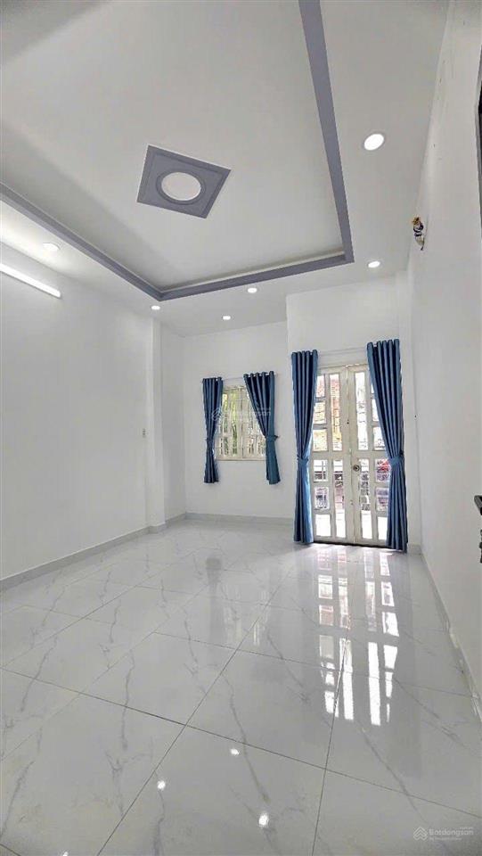Nhà mặt tiền đẹp  dt 48 m2  giá chỉ 5 tỷ hơn  kinh doanh đỉnh  ngay cạnh tân phú