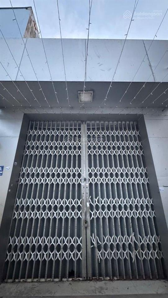 **tân phú hẻm xe hơi đỗ cửa ngang 4m đẹp 62m2 vuông vức gần mặt tiền mua ở ngay chỉ 6.1 tỷ**