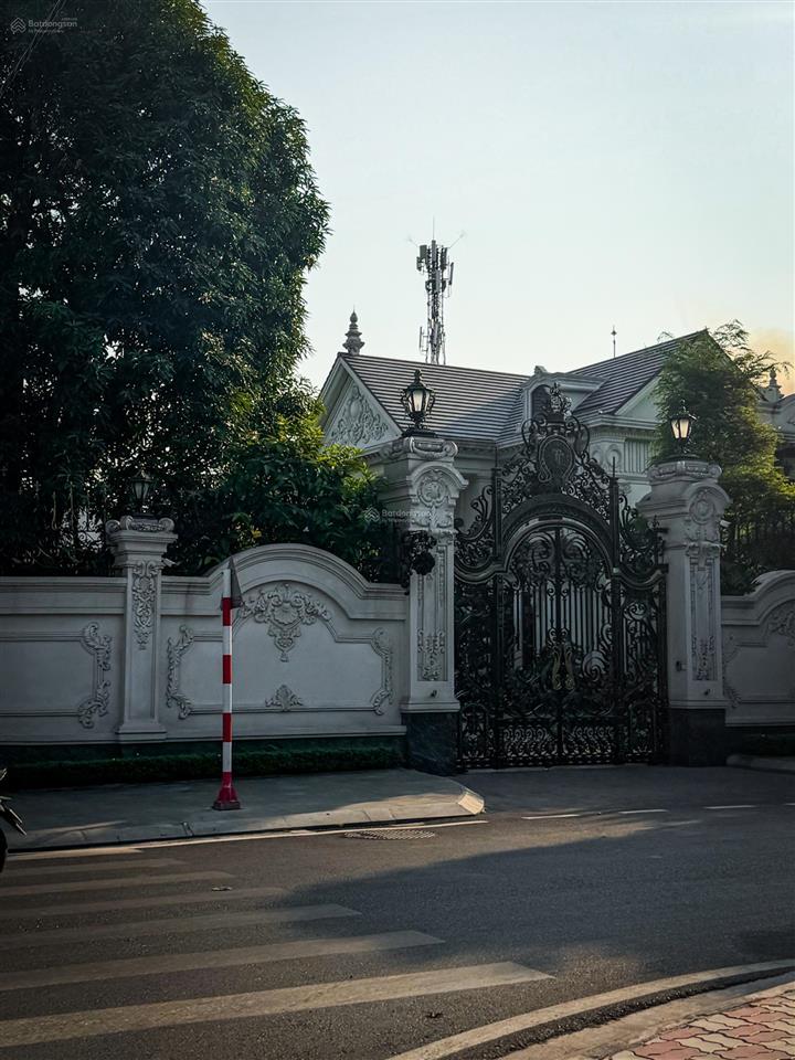 Tâm điểm biệt thự châu âu 716m2 tại làng "tướng" thủ đức