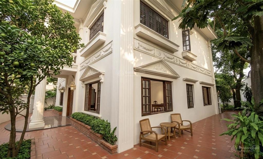 Tâm điểm biệt thự châu âu 716m2 tại làng "tướng" thủ đức