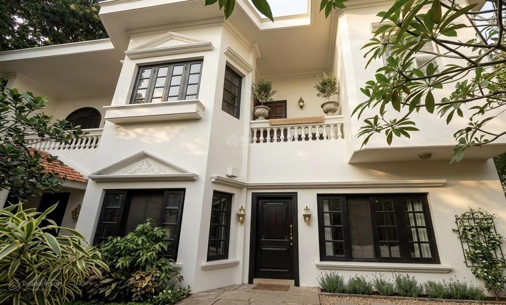 Tâm điểm biệt thự châu âu 716m2 tại làng "tướng" thủ đức