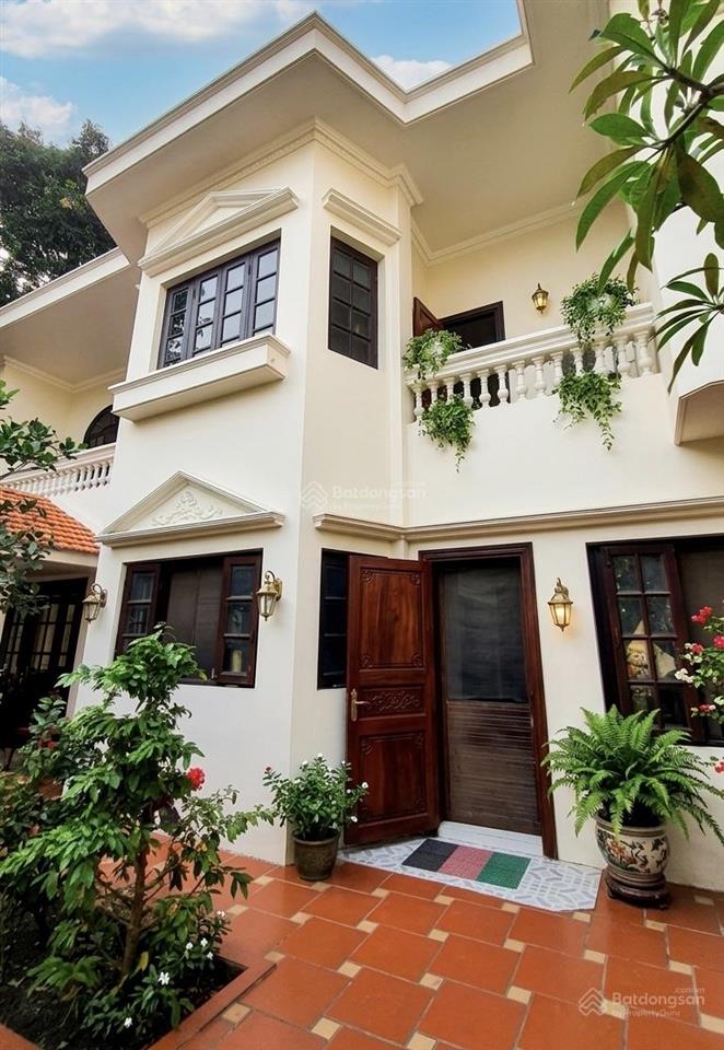 Tâm điểm biệt thự châu âu 716m2 tại làng "tướng" thủ đức