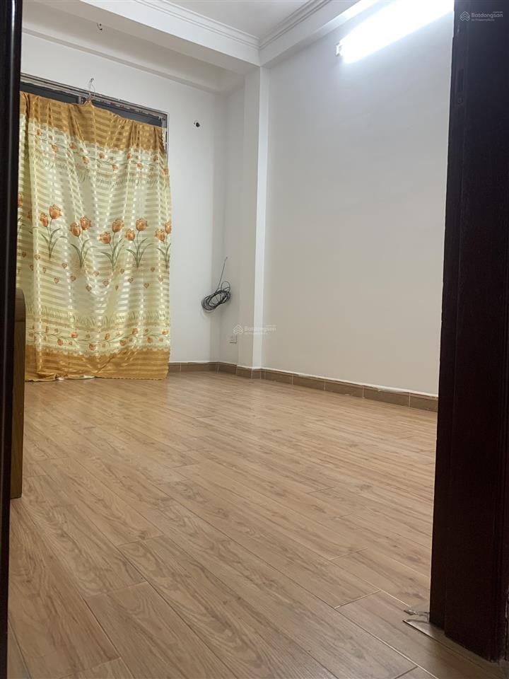 Em muốn cho thuê 1 phòng tầng 4