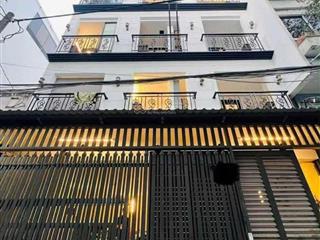 Ngay 3/2  trống lại siêu phẩm bếp ngoài ban công