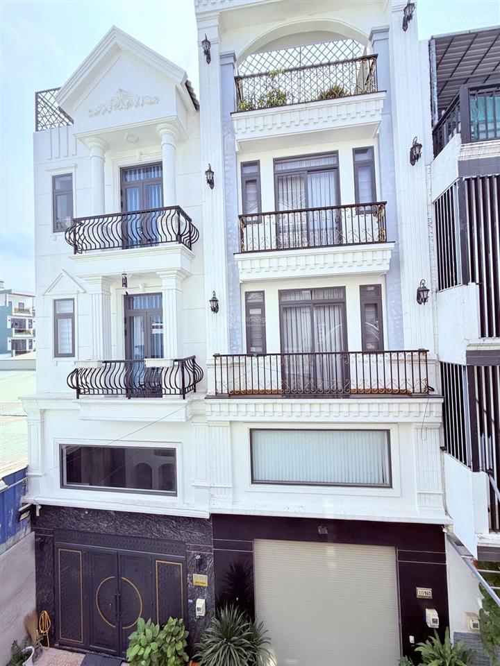 Đường nhựa 8m bình thành nhà 5 tầng btct mới giá 3 tỷ còn bớt