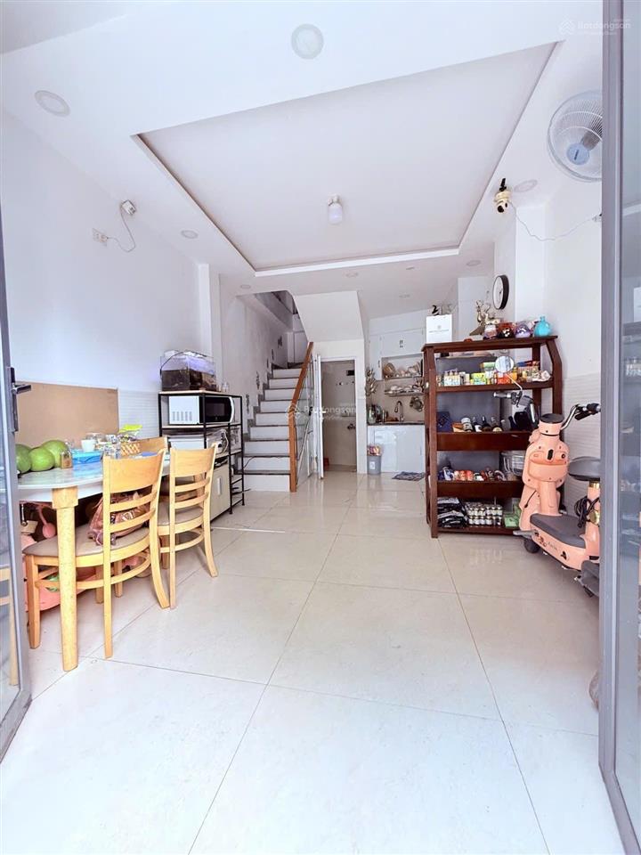 Đường nhựa 8m bình thành nhà 5 tầng btct mới giá 3 tỷ còn bớt