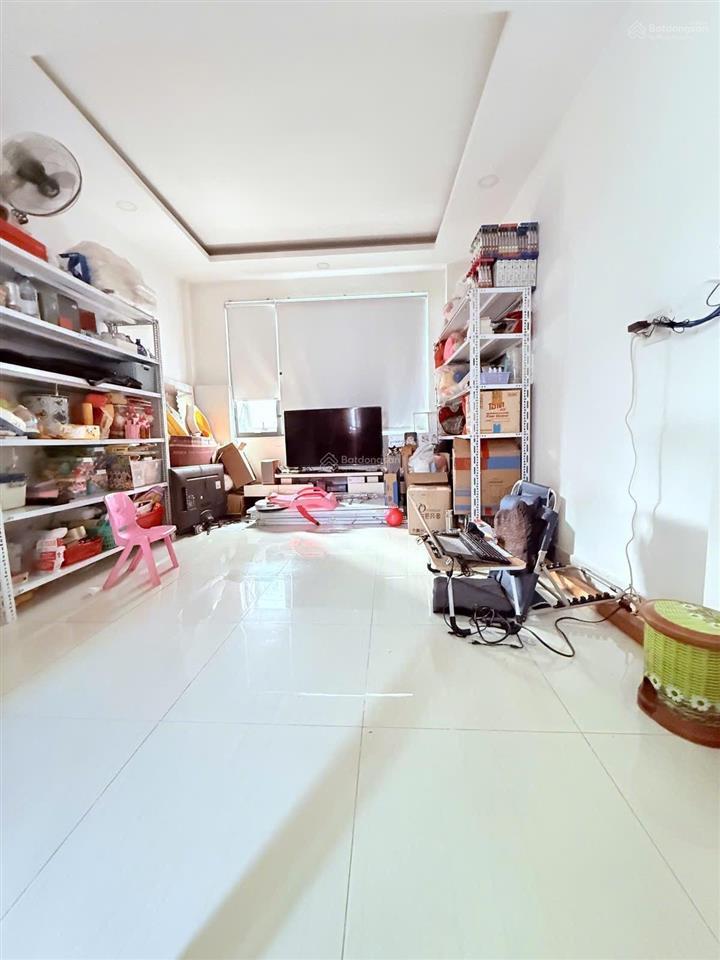 Đường nhựa 8m bình thành nhà 5 tầng btct mới giá 3 tỷ còn bớt