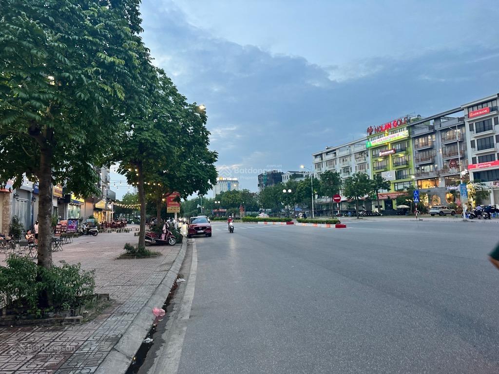 Toà văn phòng mặt phố hồng tiến  vỉa hè rộng  kinh doanh đỉnh  đón cầu trần hưng đạo  chỉ 68tỷ