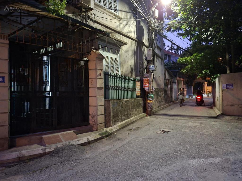 Chủ mới tách thửa lô đất phố ngọc thụy bồ đề  đường ôtô tránh ô tô tải vào đất chỉ 220tr/m2