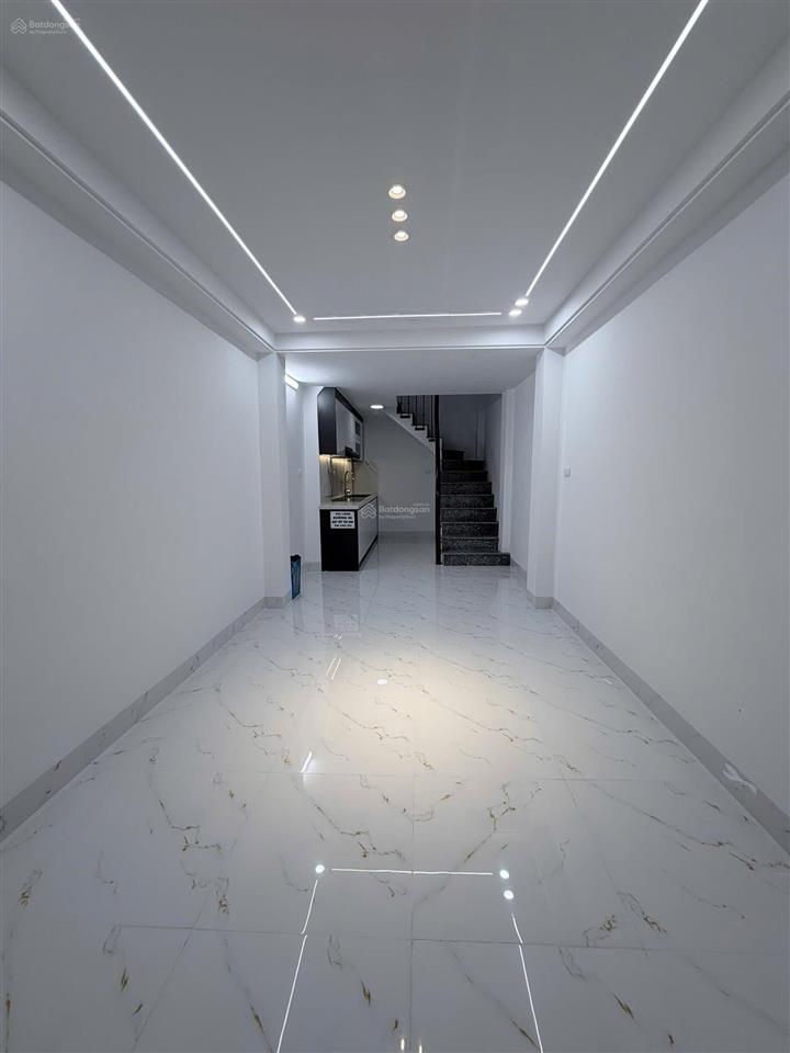 Giảm sốc 500tr!!! phố vũ tông phan25m2x5tô tô đỗ cửachưa 7 tỷ.