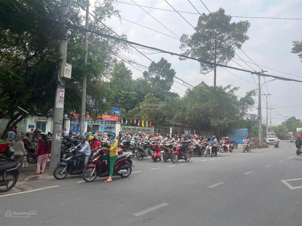 Củ chi, đất full thổ cư xây nhà ở, dân cư đã đông đúc. tiện ích xung quanh đầy đủ giá cả hợp lí