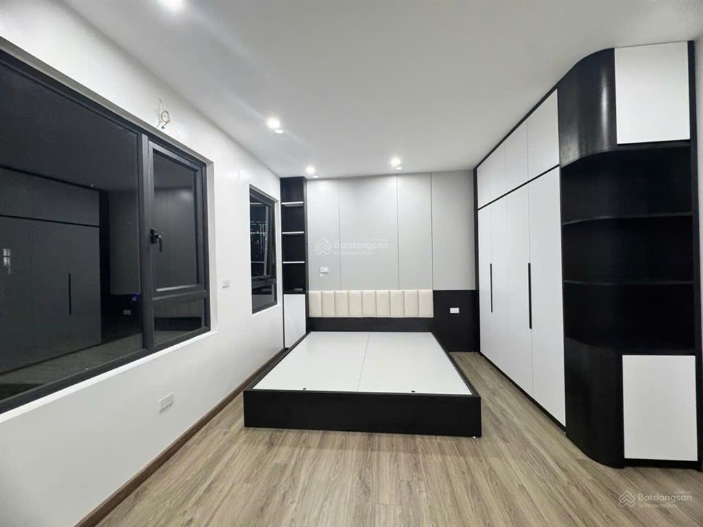 Nhà đẹp mới tinh thang máy xịn xò tại gia quất, bồ đề, hà nội