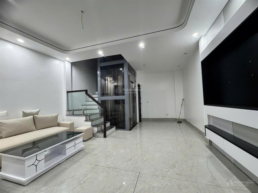 Nhà đẹp mới tinh thang máy xịn xò tại gia quất, bồ đề, hà nội