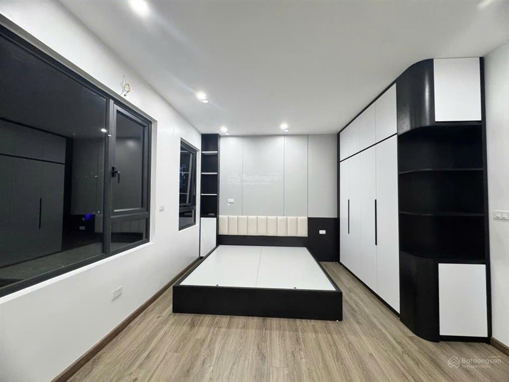 Nhà đẹp mới tinh thang máy xịn xò tại gia quất, bồ đề, hà nội