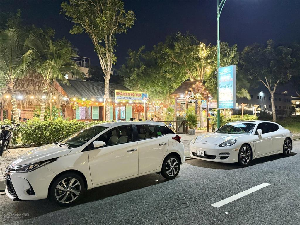 1 lô đất biệt thự 250m2. trục đường 50m. lề rộng 9m. kinh doanh sầm uất