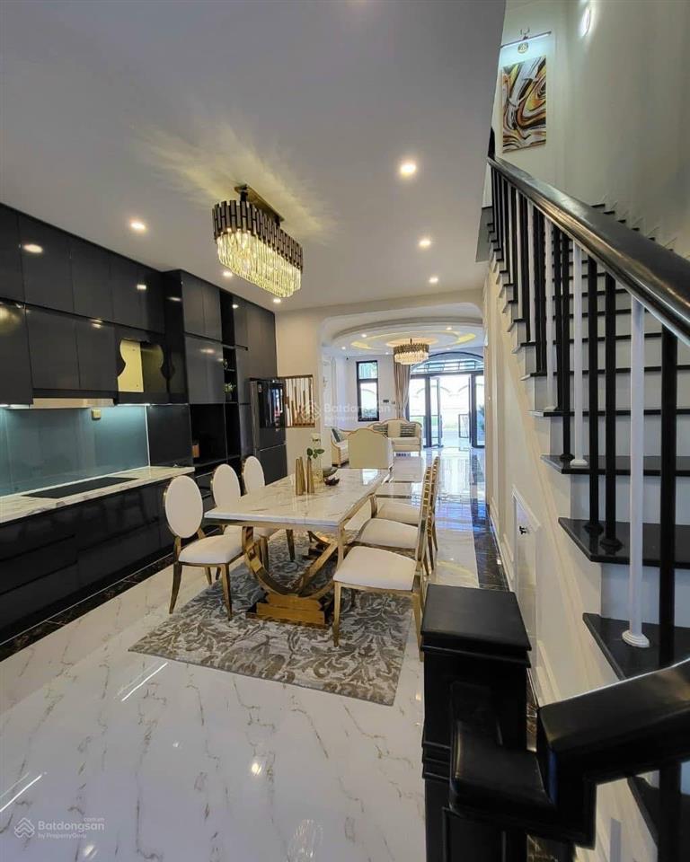 Bán np hùng vương nối dài, 4 tỷ, 100m2, 3pn, 4wc, mặt tiền rộng 7.5m