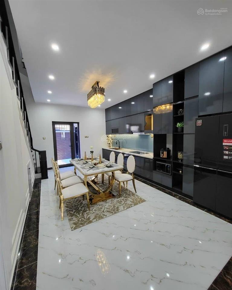 Cho thuê căn nhà phố lavilla giá 13tr/tháng . nhà 3 lầu, 3pn, có nội thất . an ninh đảm bảo