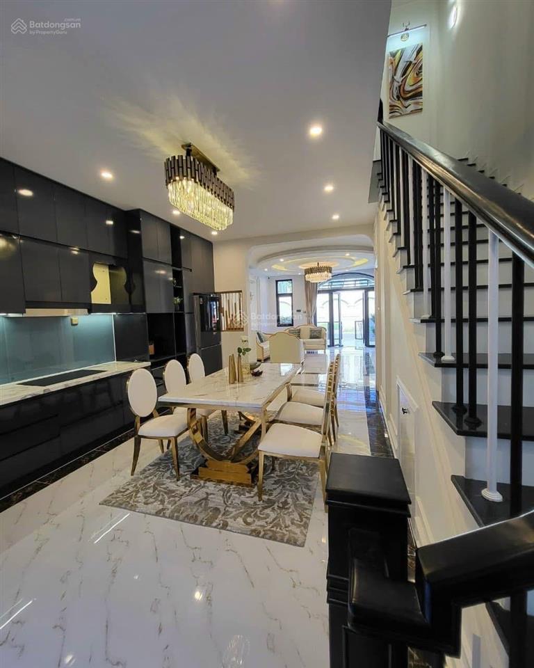 Cho thuê căn nhà phố lavilla giá 13tr/tháng . nhà 3 lầu, 3pn, có nội thất . an ninh đảm bảo