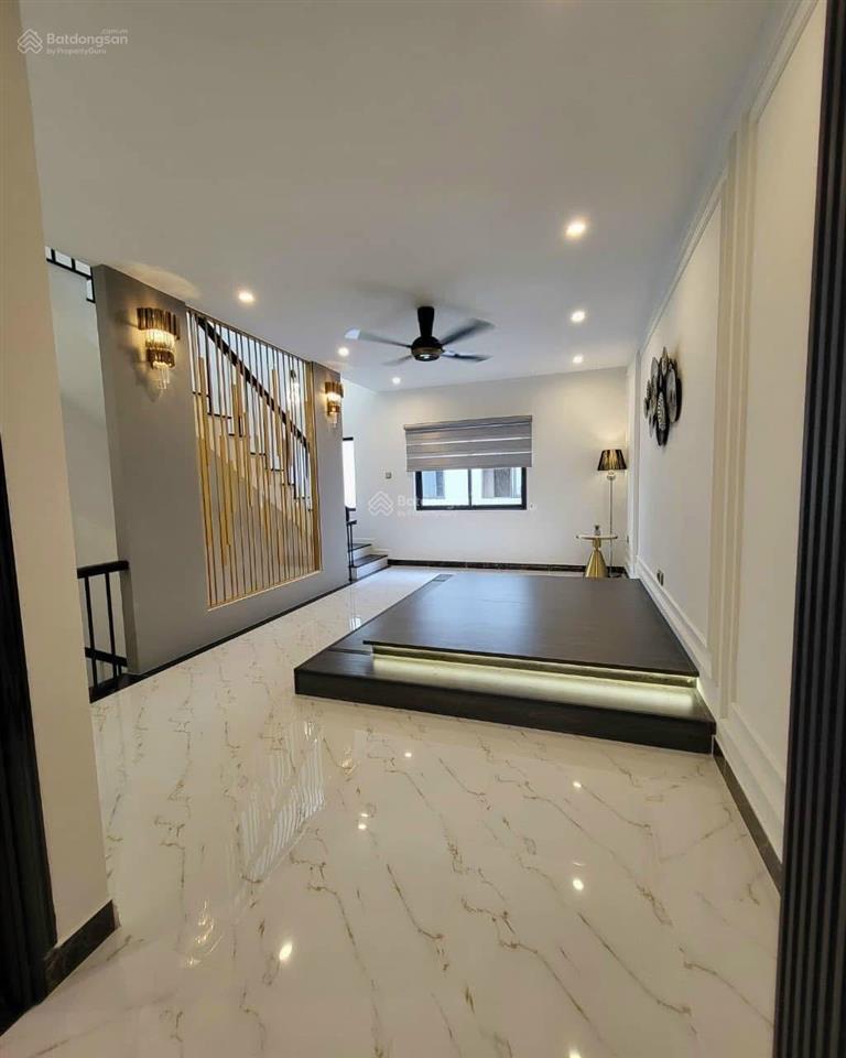 Cho thuê căn nhà phố lavilla giá 13tr/tháng . nhà 3 lầu, 3pn, có nội thất . an ninh đảm bảo