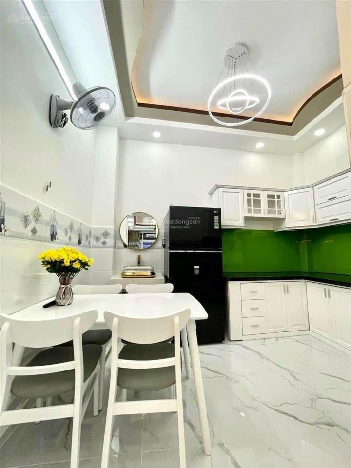 Định cư nước ngoài bán gấp chu văn an, 4 x 15, 3 tầng btct, 3 pn 3wc, sân thượng, gần chợ bình tây