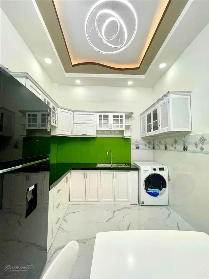 Định cư nước ngoài bán gấp chu văn an, 4 x 15, 3 tầng btct, 3 pn 3wc, sân thượng, gần chợ bình tây