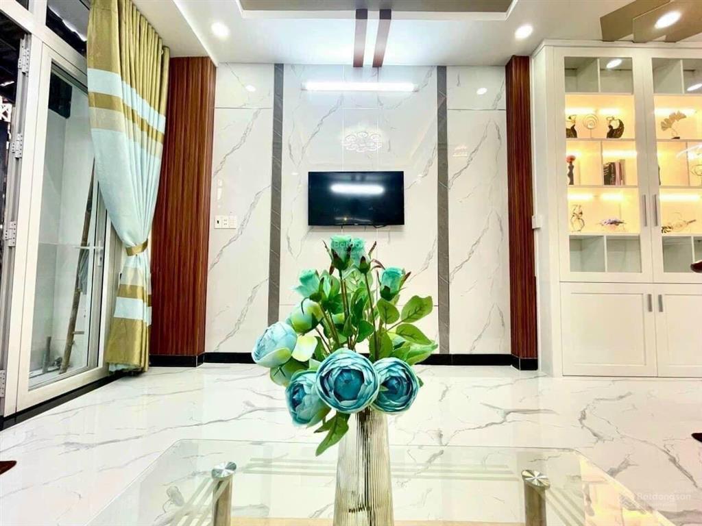 Định cư nước ngoài bán gấp chu văn an, 4 x 15, 3 tầng btct, 3 pn 3wc, sân thượng, gần chợ bình tây