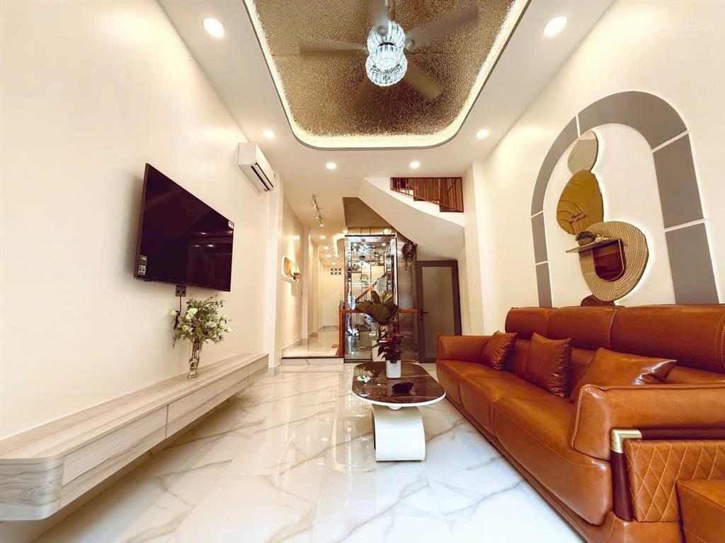 Bán nhà hẻm rộng 5m hồng bàng, 60m2, 5 tầng có thang máy , 5 phòng ngủ, gần thuận kiều plaza