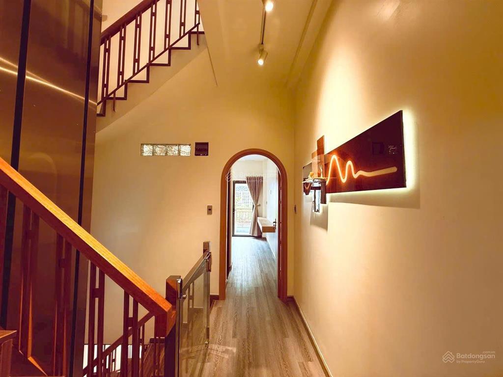 Bán nhà hẻm rộng 5m hồng bàng, 60m2, 5 tầng có thang máy , 5 phòng ngủ, gần thuận kiều plaza