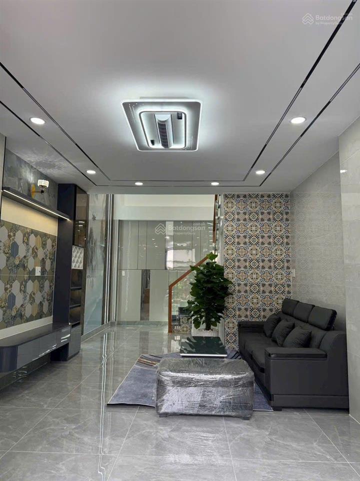 Bán nhà  q6  sát mặt  hẻm xe hơi thông  82m2  8 tỷ xíu