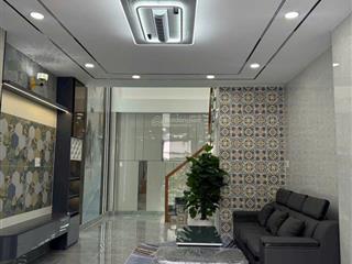 Bán nhà  q6  sát mặt  hẻm xe hơi thông  82m2  8 tỷ xíu