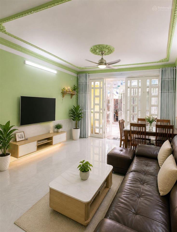 Bán nhà  q6  giáp q11  sát mặt  dt 70m2  6 tỷ hơn