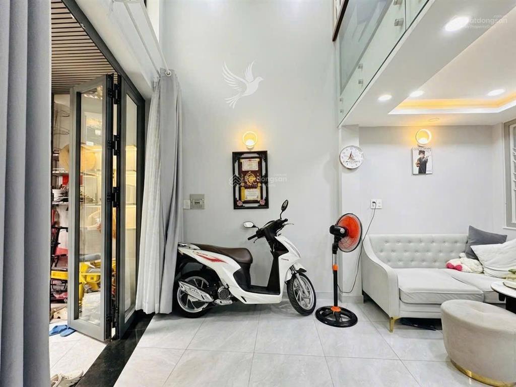 Bán nhà thích quảng đức phú nhuận hẻm 4m sổ đỏ xây kiên cố cho thuê hay ở đều được