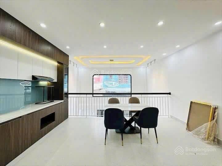 Bán nhà thích quảng đức phú nhuận hẻm 4m sổ đỏ xây kiên cố cho thuê hay ở đều được